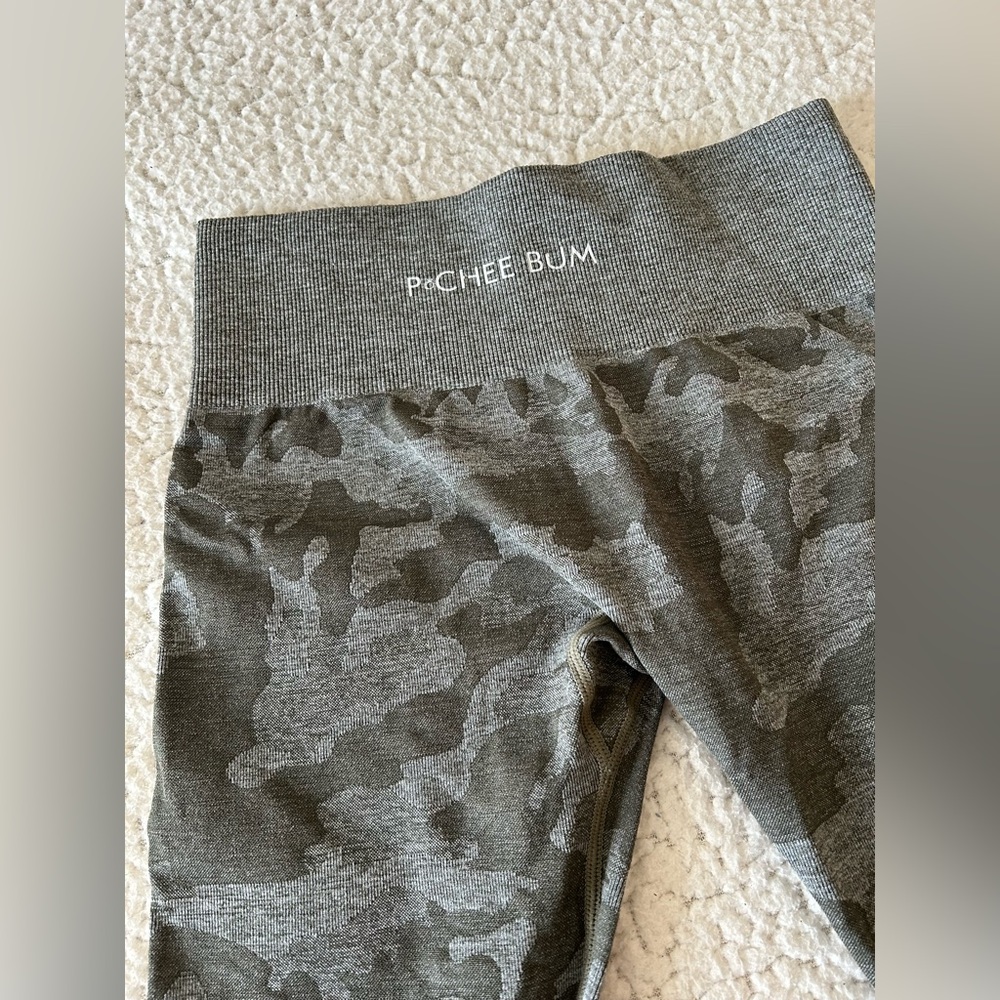 Pcheebum Gray camo leggings